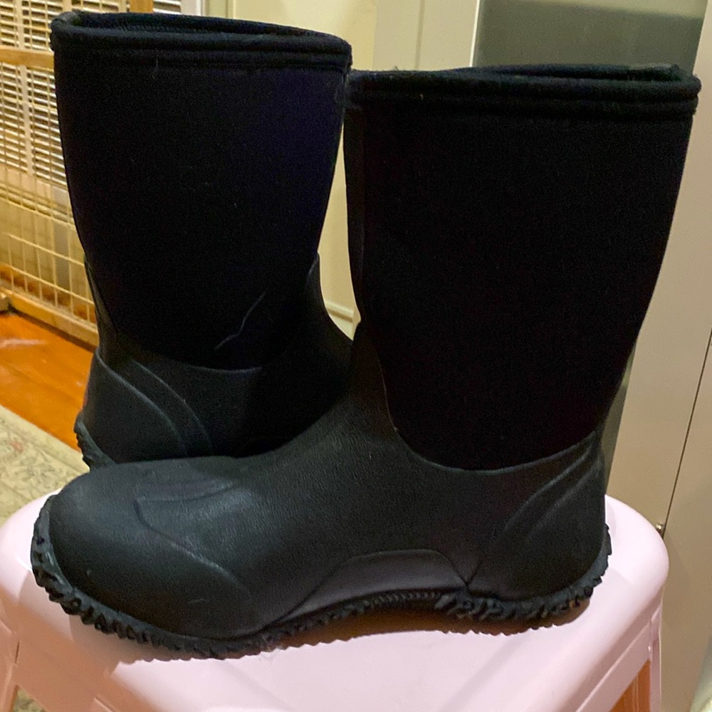 BOGS: Waterproof and weather resistant Slip-Ons; very GOOD condition..! - Picture 5 of 12